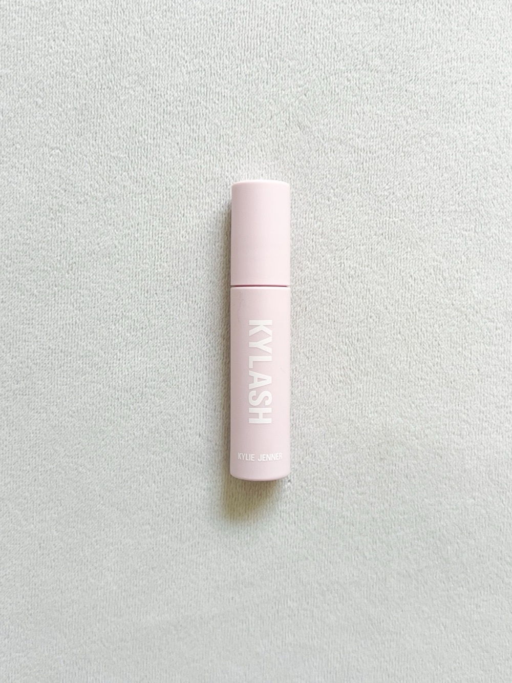 Kylie Cosmetics Kylash Volume Mascara Pink